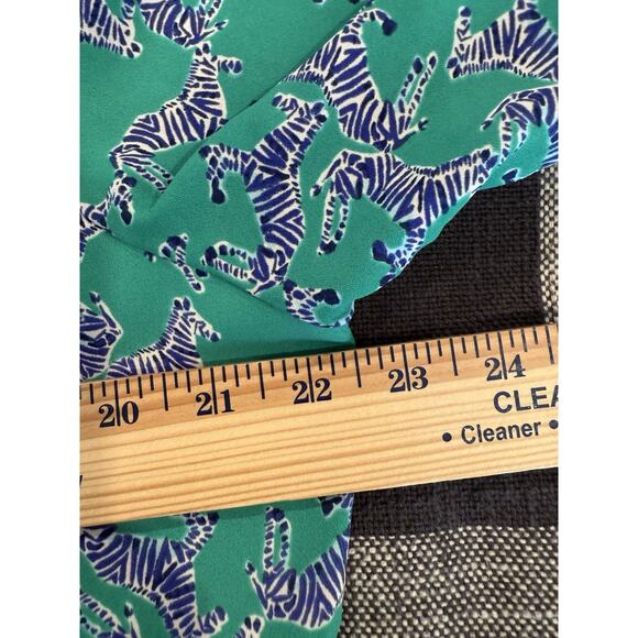 Lilly Pulitzer Winona Stretch Beautiful Dress Green Blue Zebras VNeck Statement - Picture 12 of 15
